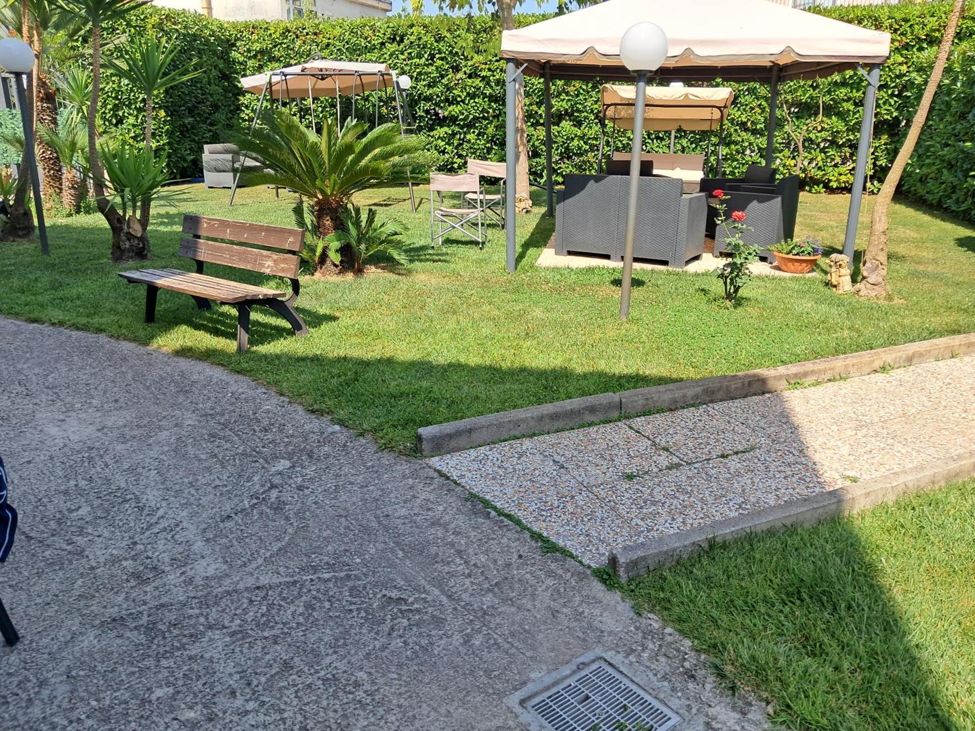 Depandance Con Piscina In Uso In Esclusivo In B&B Сант-Антонио-Абате Экстерьер фото